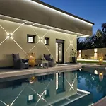Minas Sublime Villa, A Magical Sanctuary, By Thinkvilla 킵셀리